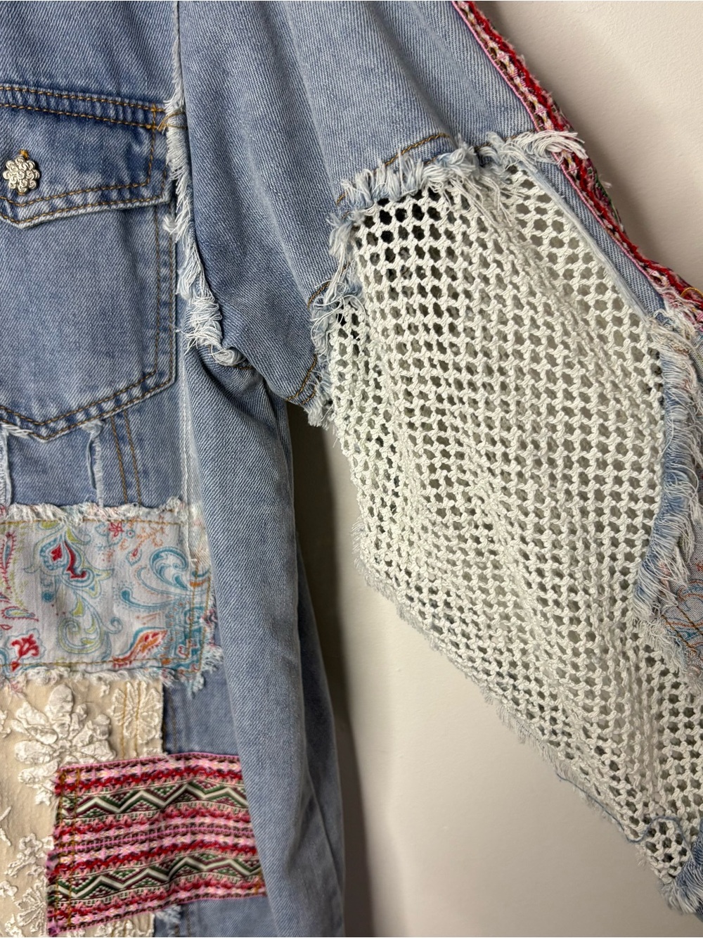 POL Women’s Oversized Patchwork Button Down Shirt Jacket Denim Floral Lace M - Picture 7 of 16